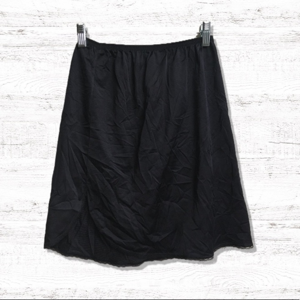 Black vanity fair half slip